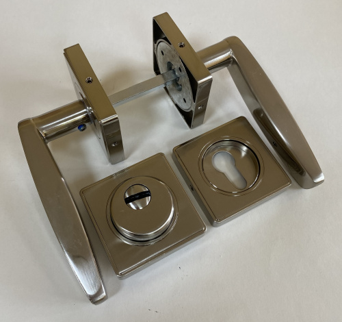 Комплект ручек с броненакладкой Rav Bariach 